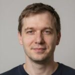 Клиент Марк Г. после приобретения премиального итальянского дивана в салоне Рау Салотти